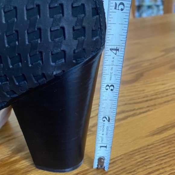 Vince Camuto Korlettan Booties - Picture 14 of 15